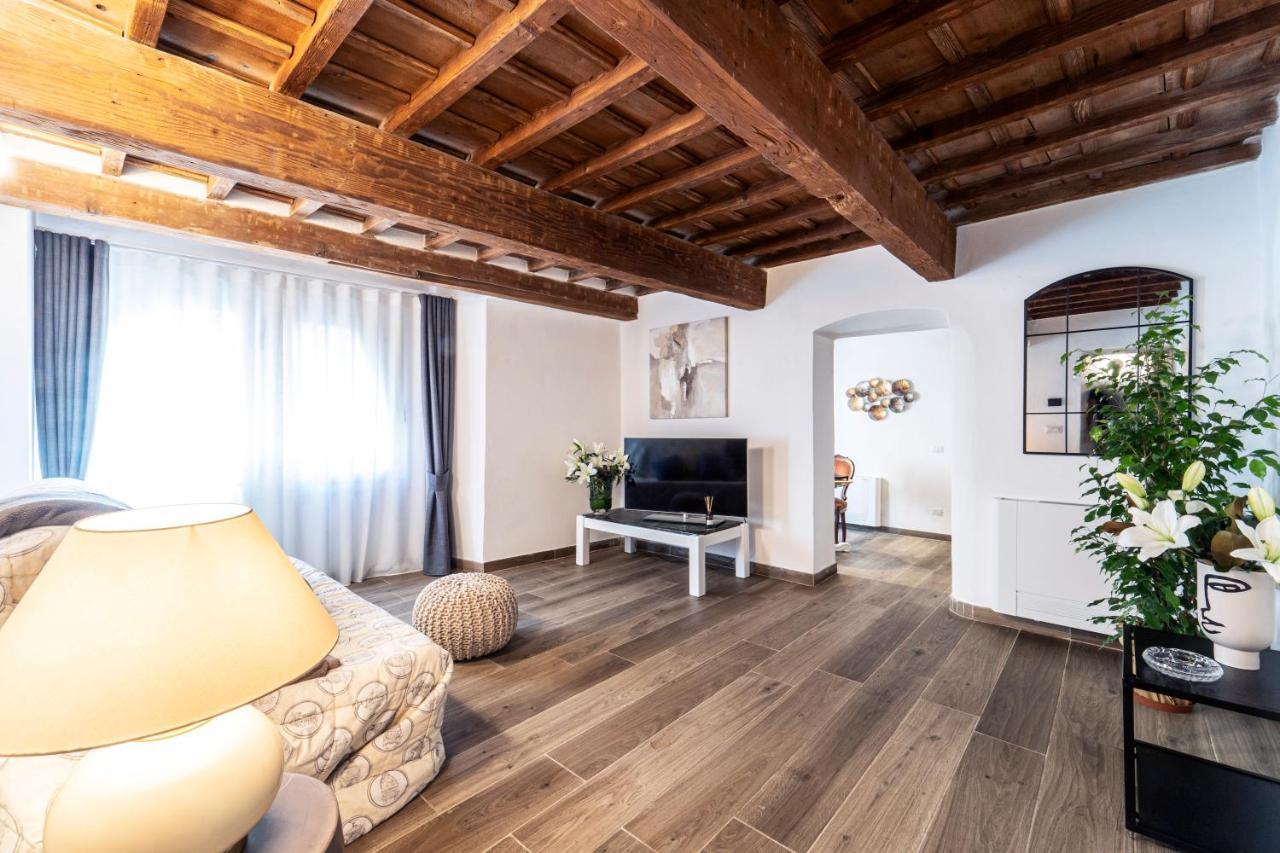 Palazzovilla Historic Building Luxury Suite Флоренция Экстерьер фото