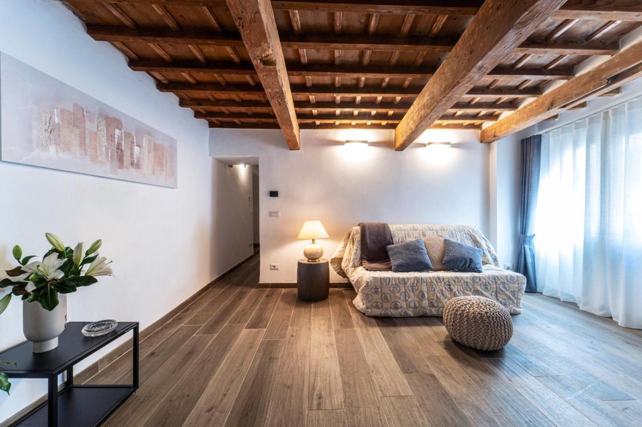 Palazzovilla Historic Building Luxury Suite Флоренция Экстерьер фото
