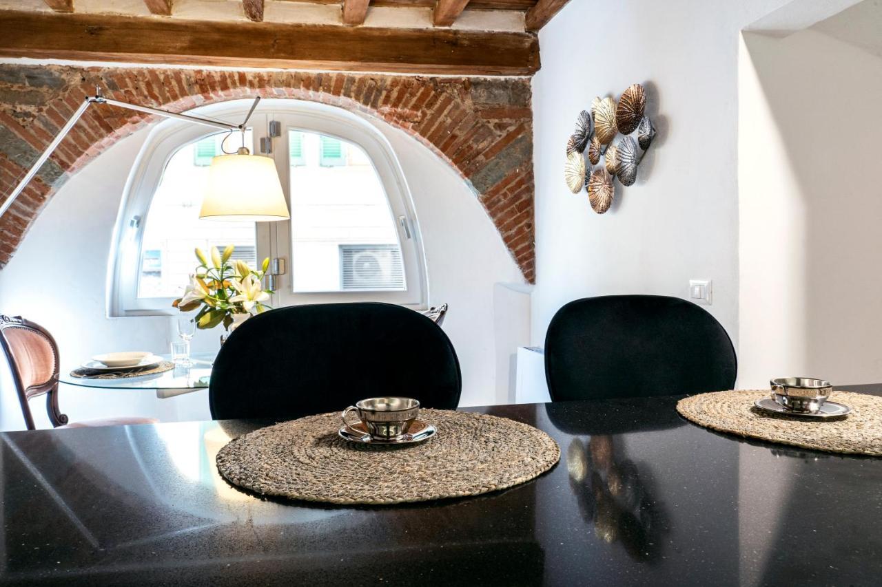 Palazzovilla Historic Building Luxury Suite Флоренция Экстерьер фото