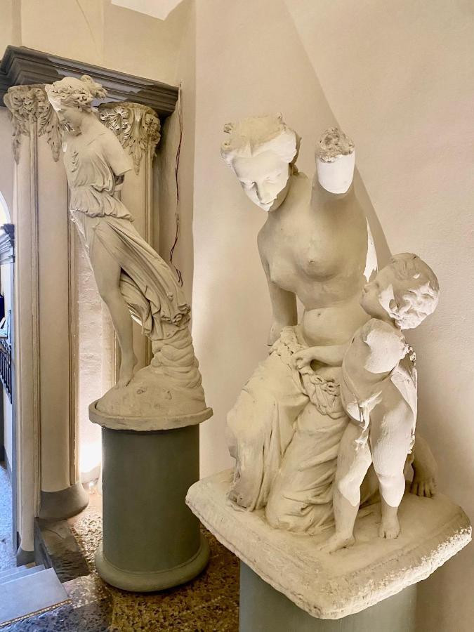 Palazzovilla Historic Building Luxury Suite Флоренция Экстерьер фото